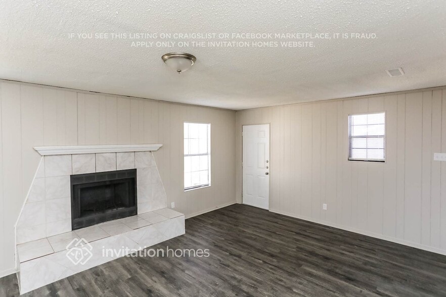 Building Photo - 2621 Princeton Dr