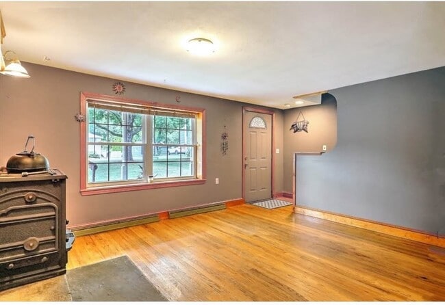 Building Photo - 103 Walnut St