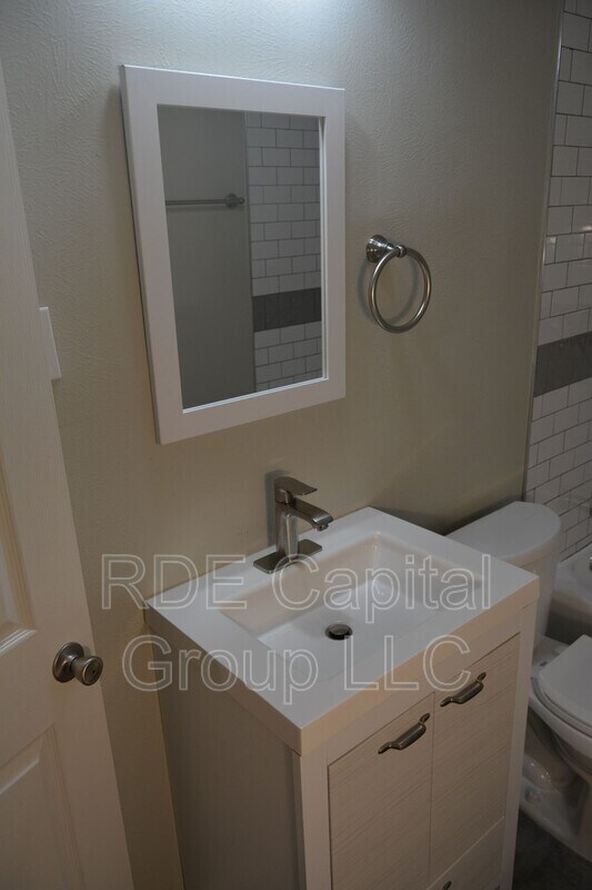 Building Photo - 716 W Cantey St