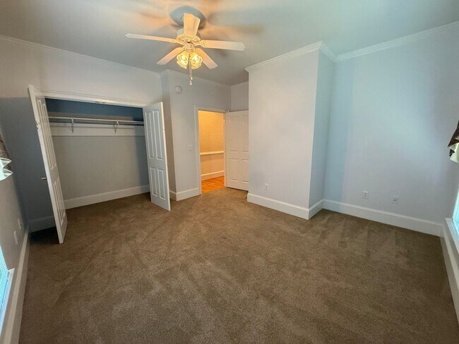 Building Photo - 785 Glenwood Dr