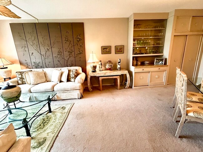 Building Photo - 2840 S Ocean Blvd