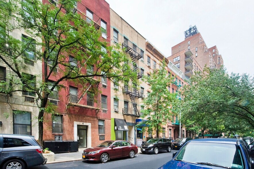 Building Photo - 1540-1552 1st Avenue-SI ID1032061P