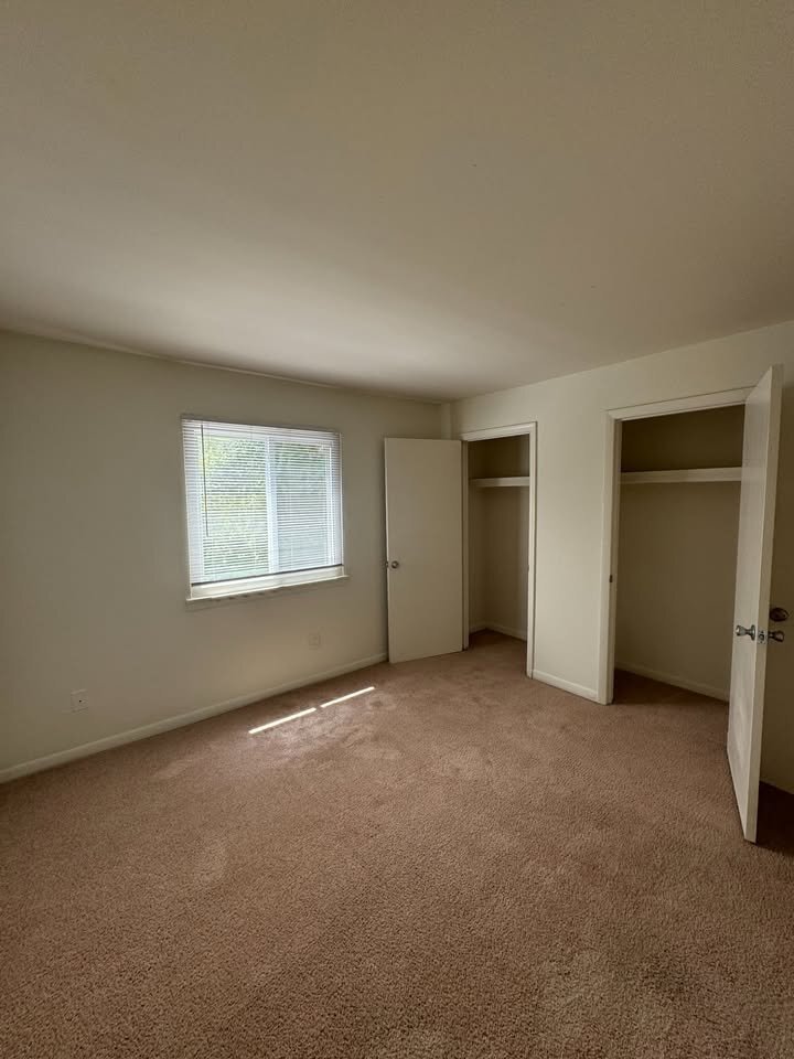Building Photo - 600 Reusens Rd