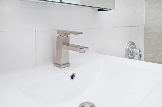 Building Photo - 2370 1st Ave