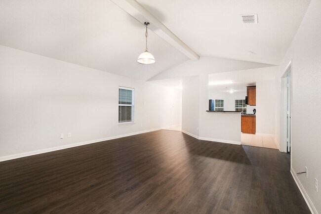 Building Photo - Luckey Ranch Single Story 3 bedroom with d...