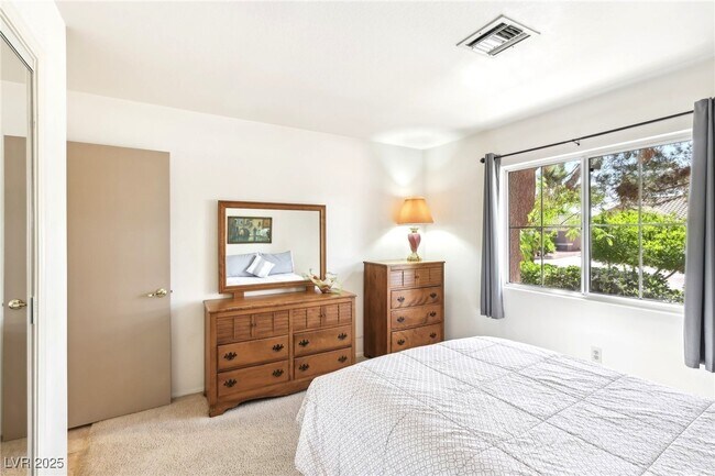Building Photo - 3013 Sungold Dr