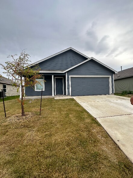 Building Photo - 4918 Legacy Trl