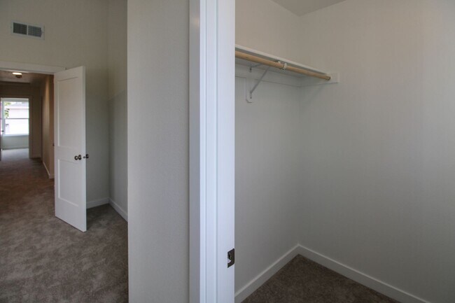 Building Photo - HANKEL1892-1898