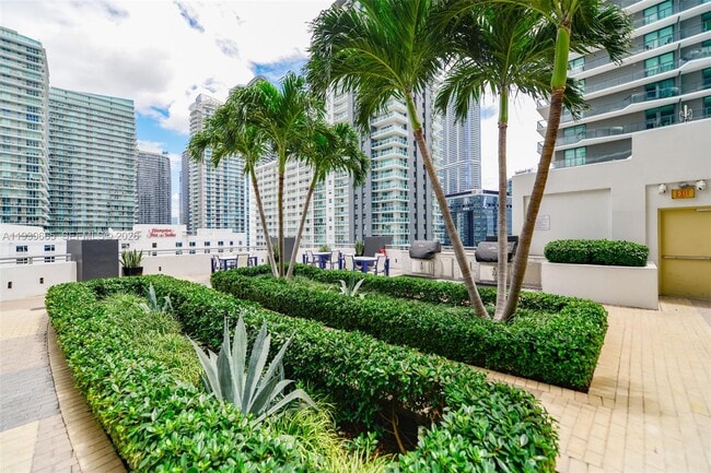 Building Photo - 60 SW 13th St