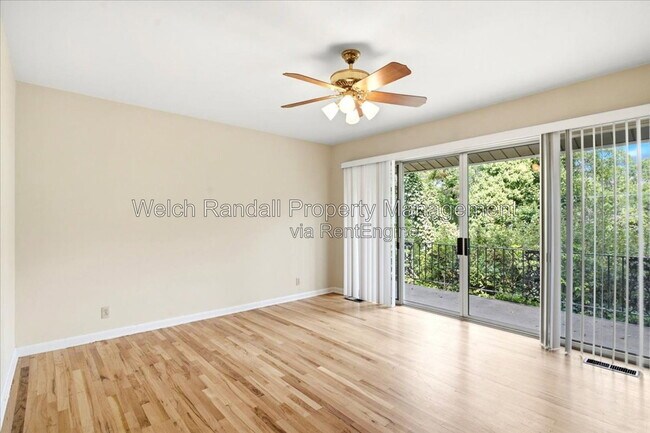 Building Photo - 5070 Doren Dr
