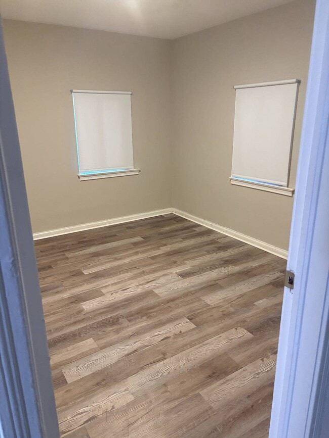 Building Photo - 12420 N Florida Ave