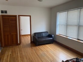 Building Photo - 4922 N Kedzie Ave