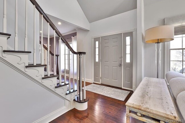 Building Photo - 8 Caruso Pl