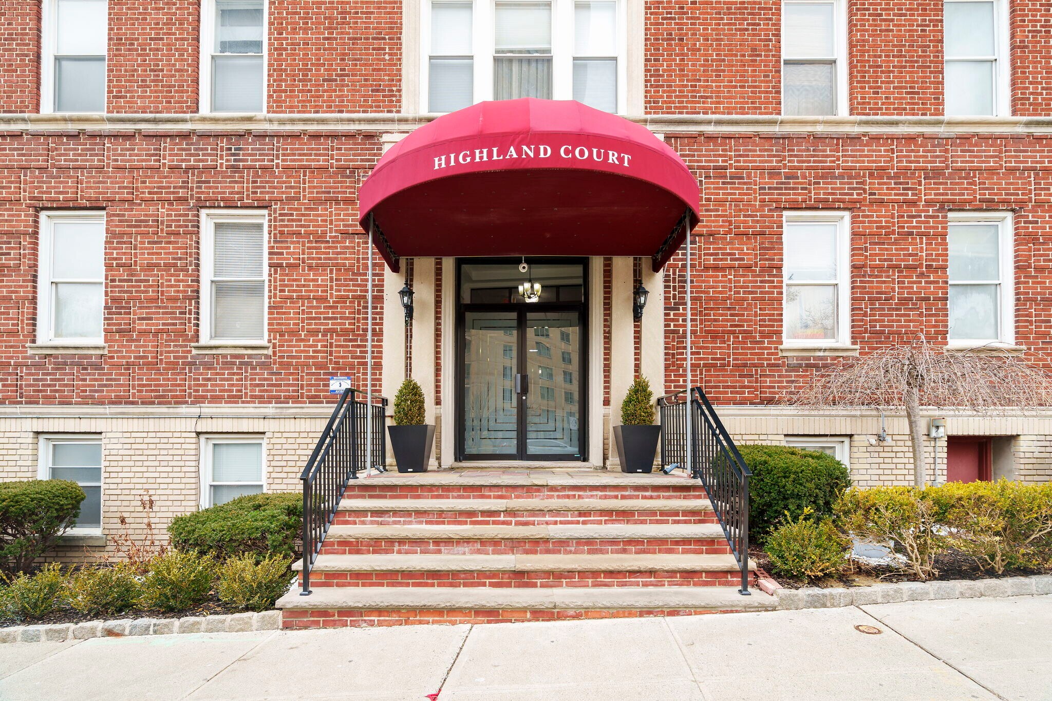 Building Photo - 6045 Boulevard E