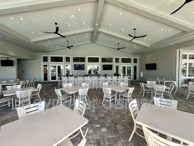 Building Photo - 4873 Seafoam Trl