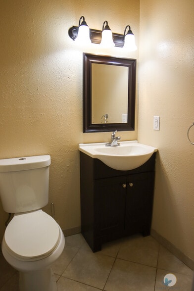 Upstairs Living / Kitchen / Dining - 1762 Cottonwood St