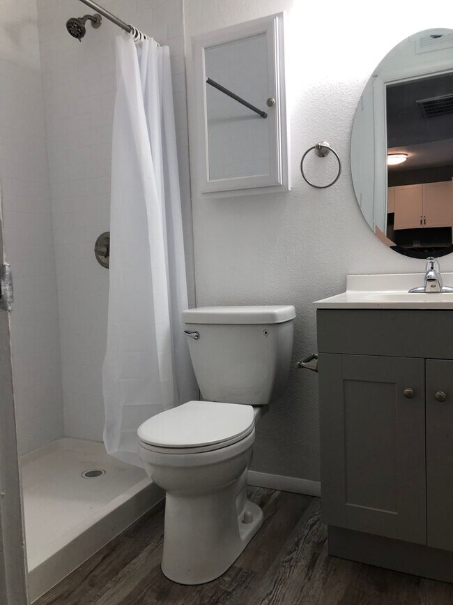 Building Photo - Charming 1 Bedroom with Patio and Reserved Parking in Gunbarrel
