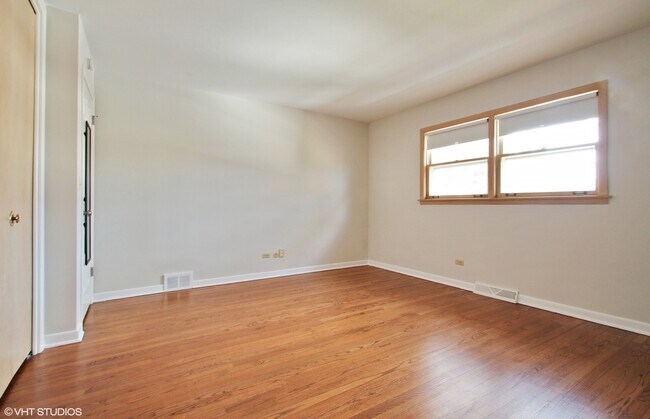 Building Photo - 8732 W North Terrace
