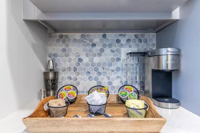 Building Photo - 322 NW 4th Ave