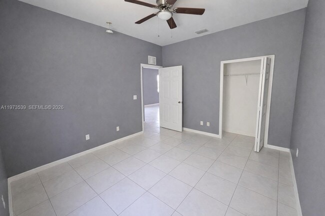 Building Photo - 2502 W 10th St