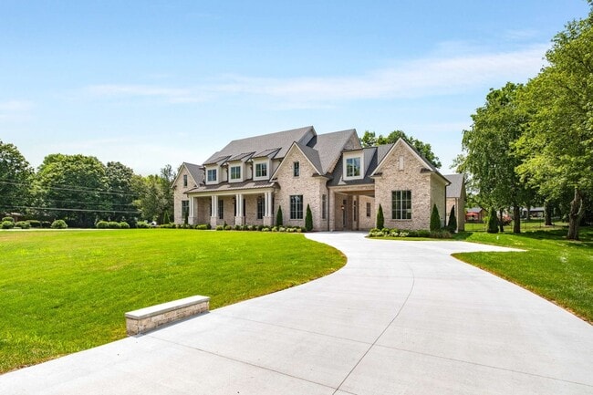 Building Photo - 8115 Devens Dr