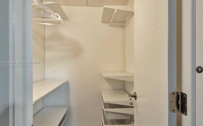 Building Photo - 4001 S Ocean Dr