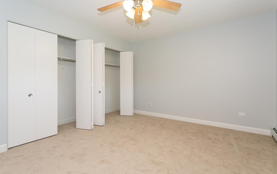 Building Photo - 615 S Alton Way