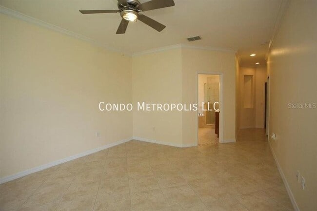 Building Photo - 1053 Lascala Dr