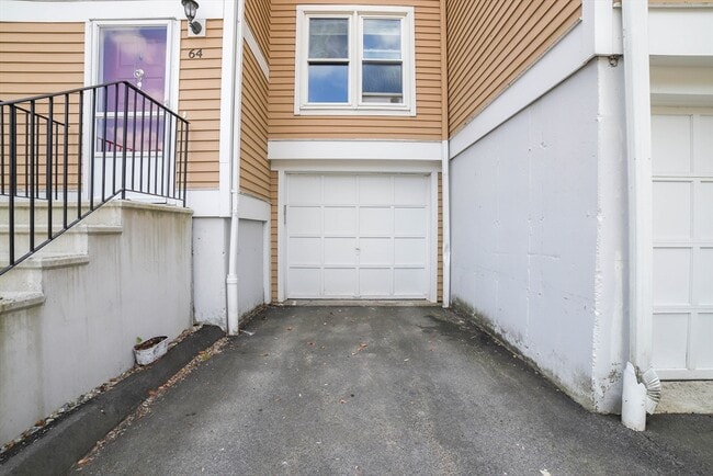 Building Photo - 64 Camelot Dr