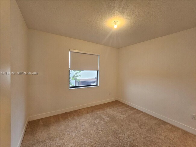 Building Photo - 4578 SW 174th Ave