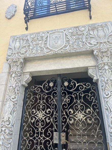 Building Photo - 325-327 S Detroit St