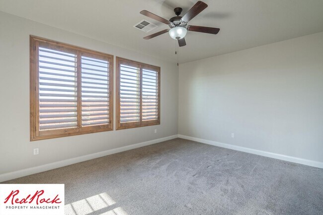 Building Photo - Pet-Friendly 3 Bedroom Home In A Great Neighborhood