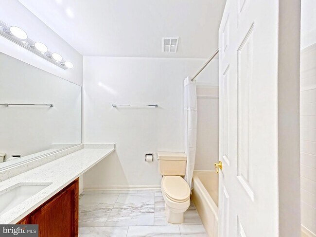 Building Photo - 10701 Kings Riding Way