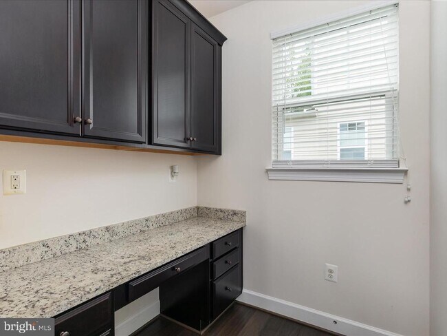Building Photo - 6684 Muir Dr