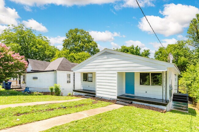 Building Photo - 2611 Andrews St