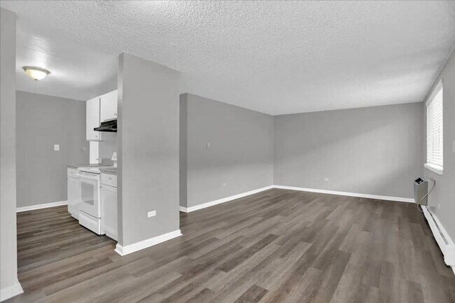 Building Photo - Beautifully Updated 1 Bed/1 Bath Apartment...