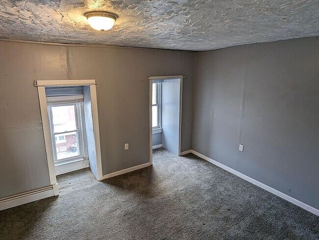 Building Photo - Huge 5bd in York!!