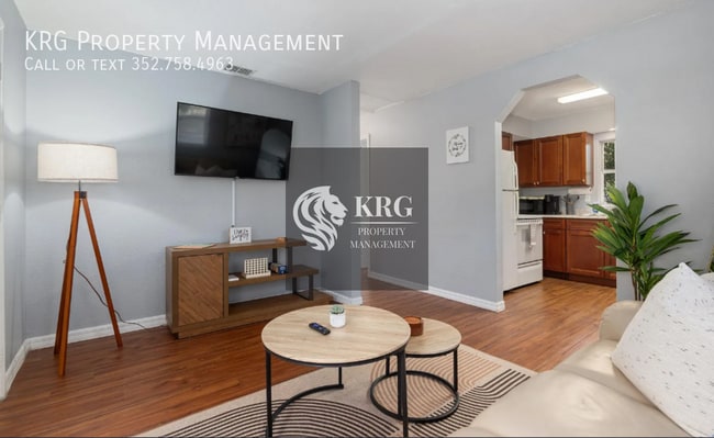 Building Photo - 5600 NE 32nd St