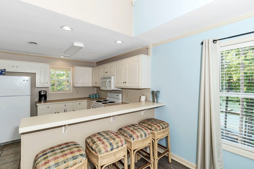 Building Photo - 203 Sunset Point Dr