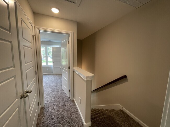 Building Photo - 316 Natcor Dr