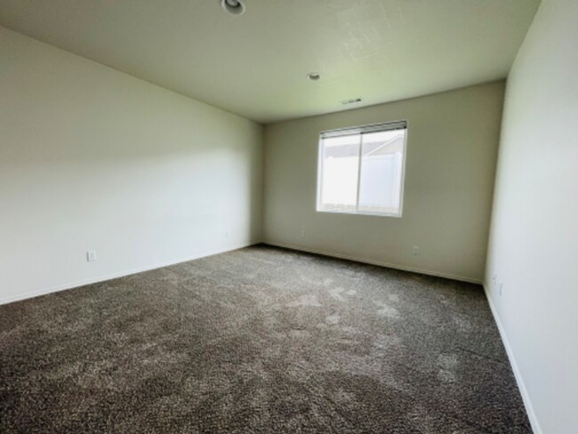 Building Photo - Charming 3 Bed/2 Bath Single Family Home i...