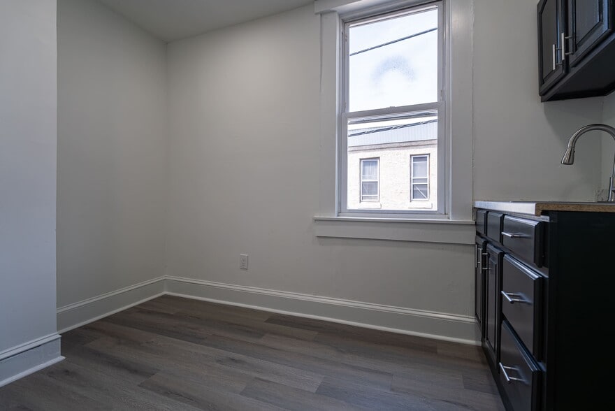 Building Photo - 2410 Wharton St