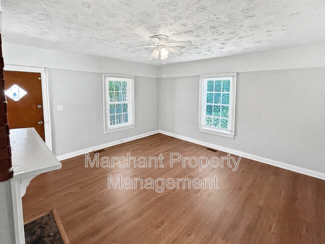 Building Photo - 24 Jones St