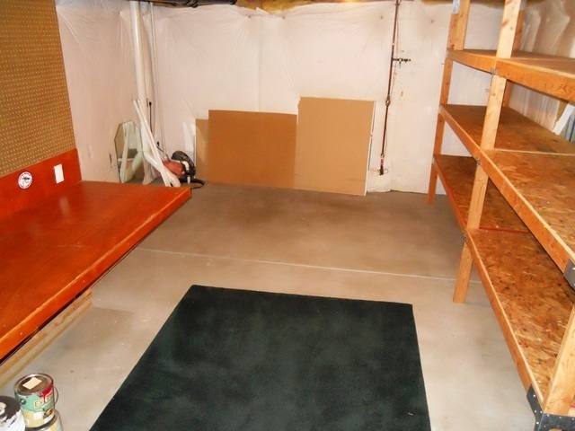 Building Photo - Three Bedroom Home in Wolf Creek, near Fox...