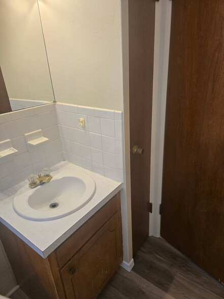 Building Photo - 103 Summit Ave