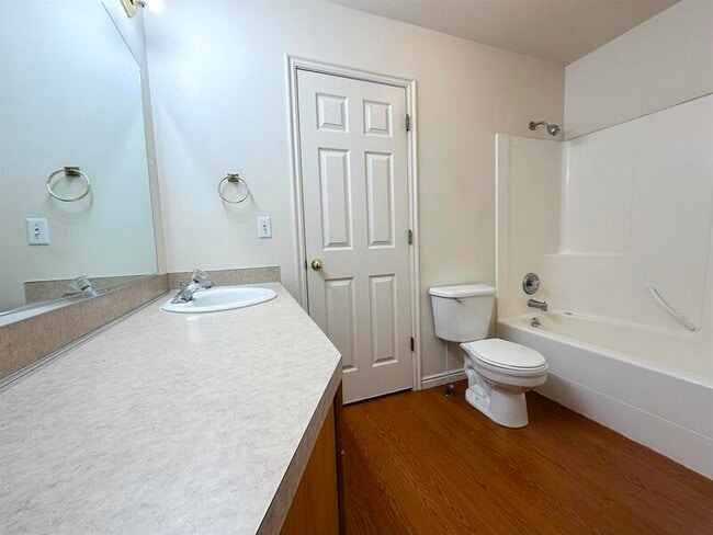 Building Photo - 207 S 100 E