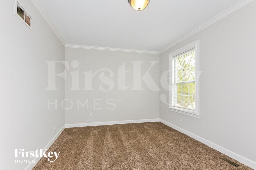 Building Photo - 94 Spanish Trail