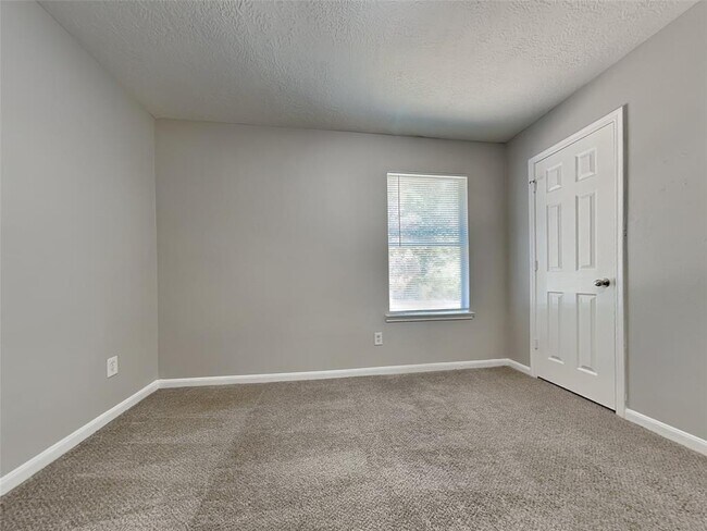 Building Photo - 5473 N Buffalo Cir