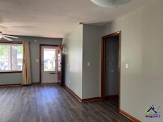 Building Photo - 106 Eleanor Cir