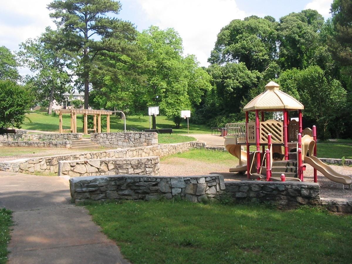 Park - 1465 Gates Cir SE